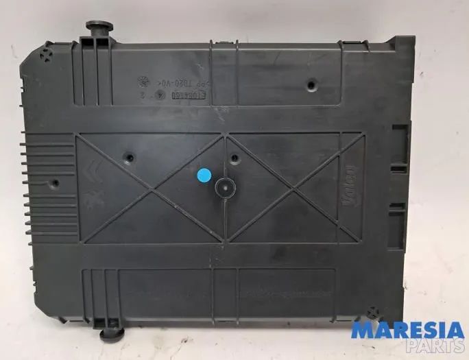 PEUGEOT 2008 1 generation (2013-2020) Centrālās atslēgas / bloķēšanas vadības bloks 9805895780,V29035181A,36454600,9673257480,9663123380,9807532080,22661F,142230159,V29002514E,20140821,10407950 32828895