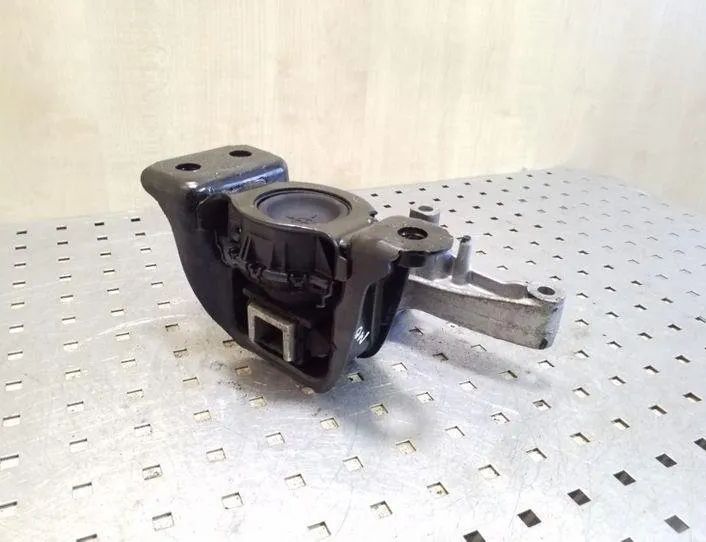 RENAULT Kadjar 1 generation (2015-2024) Передняя подушка двигателя 112848459R 26069780