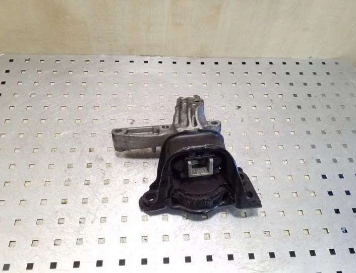 RENAULT Kadjar 1 generation (2015-2024) Передняя подушка двигателя 112848459R 26069780