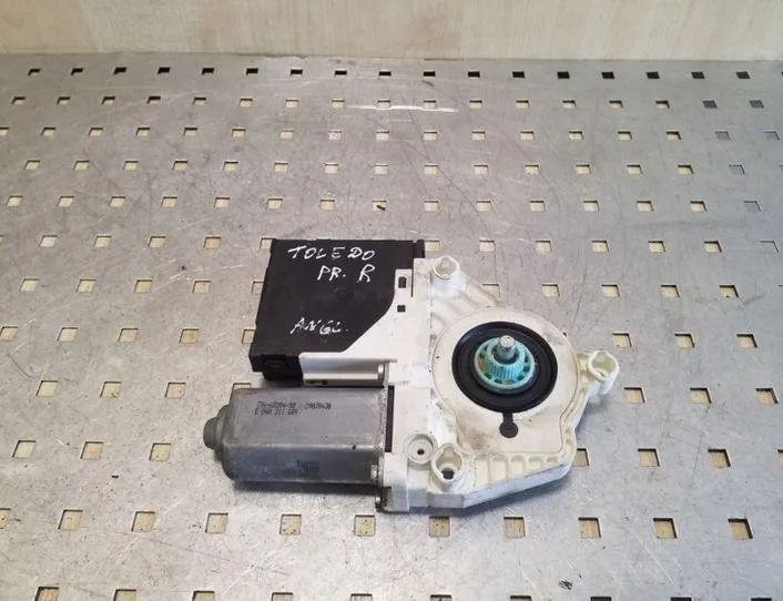 SEAT Toledo 3 generation (2004-2010) Маторчик стеклоподъемника передней правой двери 1T0959701G,1K0959793M 26071649