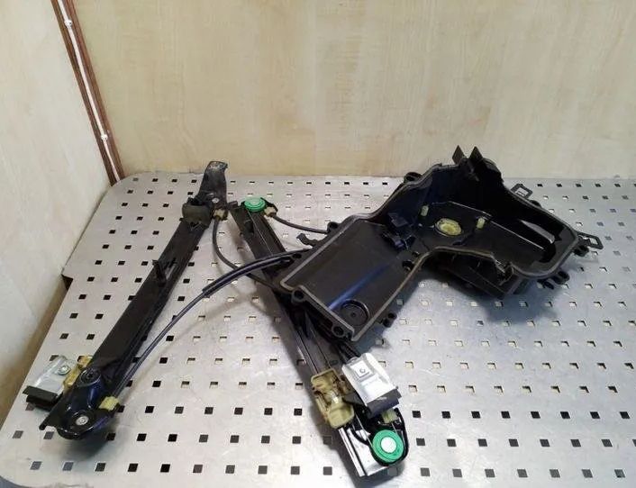 SEAT Leon 2 generation (2005-2012) Aizmugurējo labo durvju logu pacēlājs 1P0867436,1P0837402E 26072482