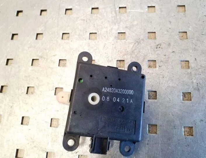 NISSAN Qashqai 1 generation (2007-2014) Salona sildītāja vadības vārsti A24820A3200000 26078623