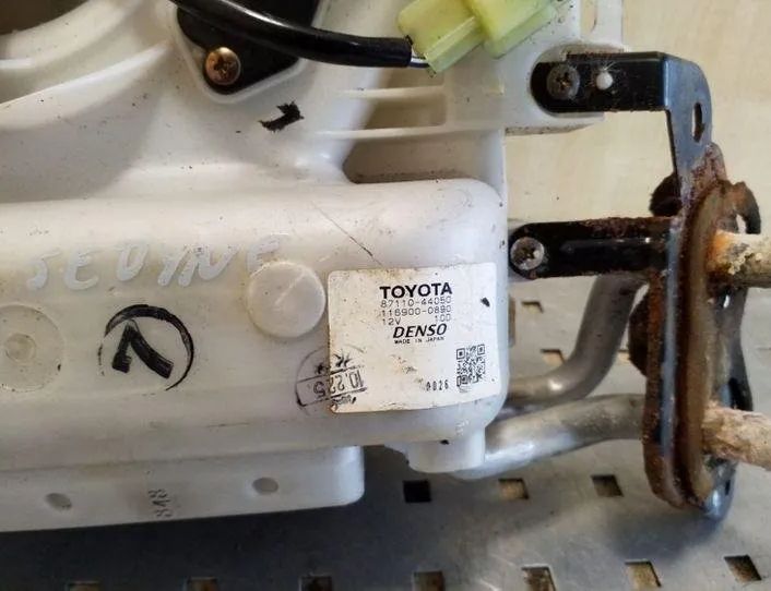 TOYOTA Avensis Verso 1 generation (2001-2003) Печка салона 8711044050 26082752