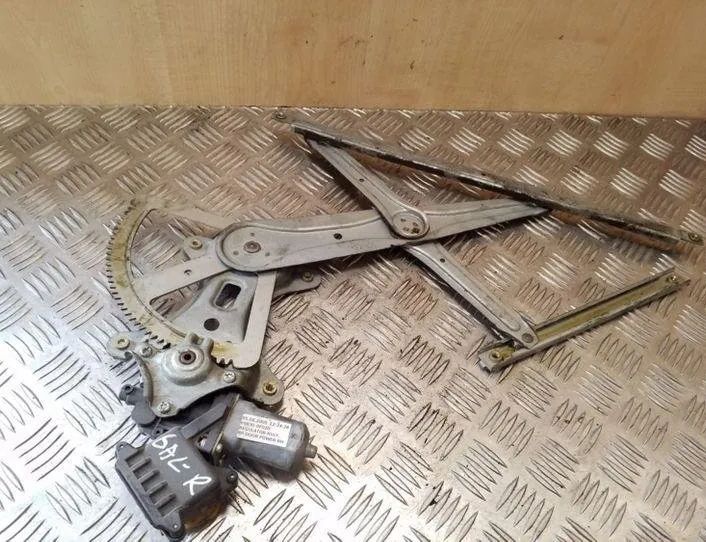 TOYOTA Corolla Verso 1 generation (2001-2009) Aizmugurējo labo durvju logu pacēlājs 698300F020,997250101,996996100 26085005