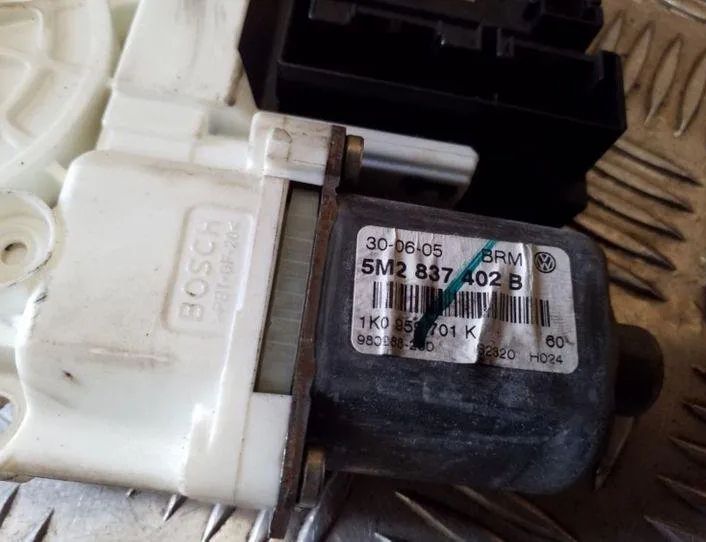 VOLKSWAGEN Golf Plus 1 generation (2004-2009) Priekšējo labo durvju logu pacelšanas motorīts 0130822229,5M2837402B,1K0959701K 26085538