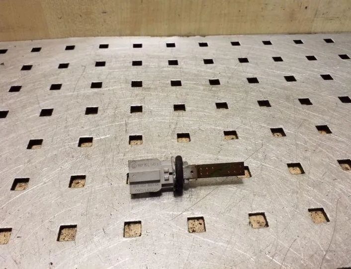 VOLKSWAGEN Passat B7 (2010-2015) Izplūdes gāzu temperatūras sensors 1K0907543E,6PT00784306 26098052