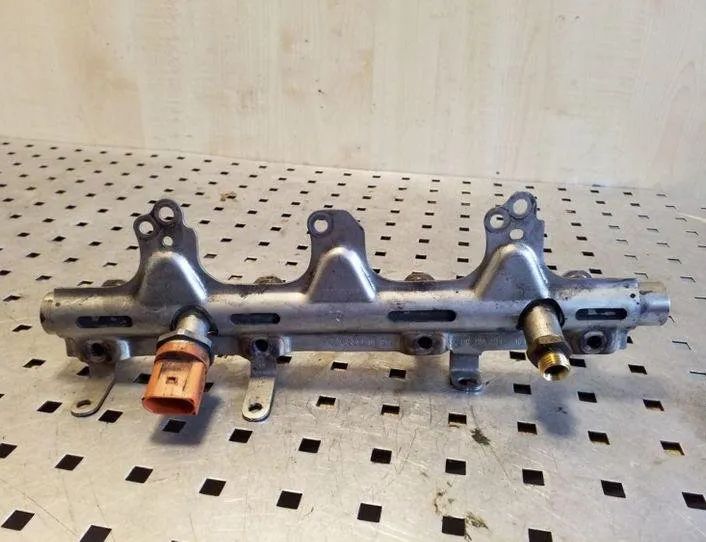 AUDI TT 8J (2006-2014) Degvielas reika 06J133317M 26112148