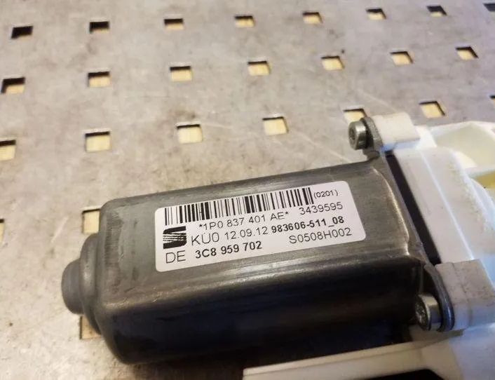 SEAT Leon 3 generation (2012-2020) Front Left Door Window Regulator Motor 1P0837401AE,3C8959702,3C0959792C 26119684