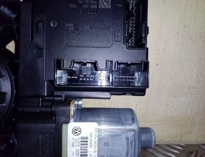 VOLKSWAGEN Passat B7 (2010-2015) Front Right Door Window Control Motor 3AA959701A,3AA837462,3C0959793C 26123712