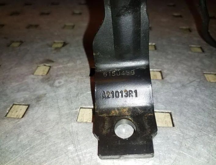 VOLKSWAGEN Passat B7 (2010-2015) Пряжка ремня безопасности переднего правого сиденья 1K8857756C 26123976