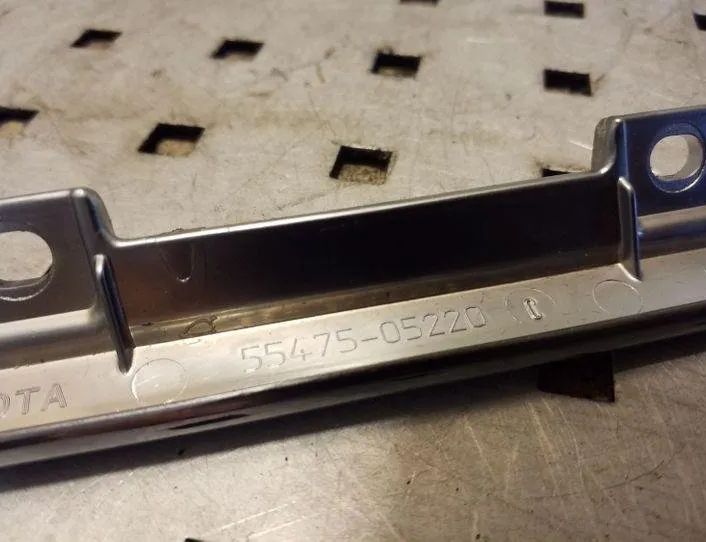 TOYOTA Avensis 3 generation (2009-2020) Paneļa apdares vairogs 5547505220 26126803