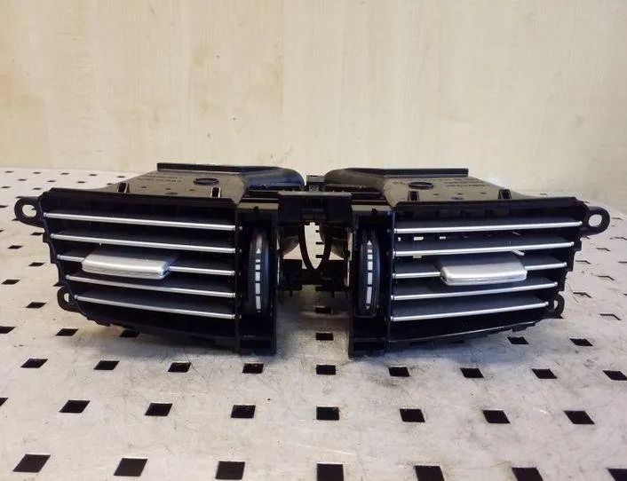 MERCEDES-BENZ E-Class W212/S212/C207/A207 (2009-2016) Center console air vents A2128302554 26129800