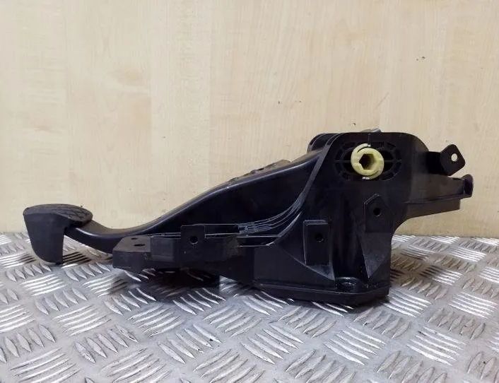 VOLKSWAGEN Passat Variant 1 generation (2010-2024) Bremžu pedālis 5Q2721058AN 26130719