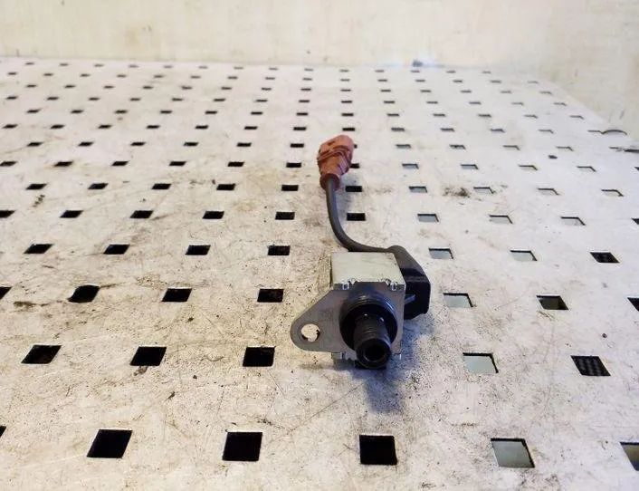 VOLKSWAGEN Passat Variant 1 generation (2010-2024) Соленоидный клапан 04L907284 26130789