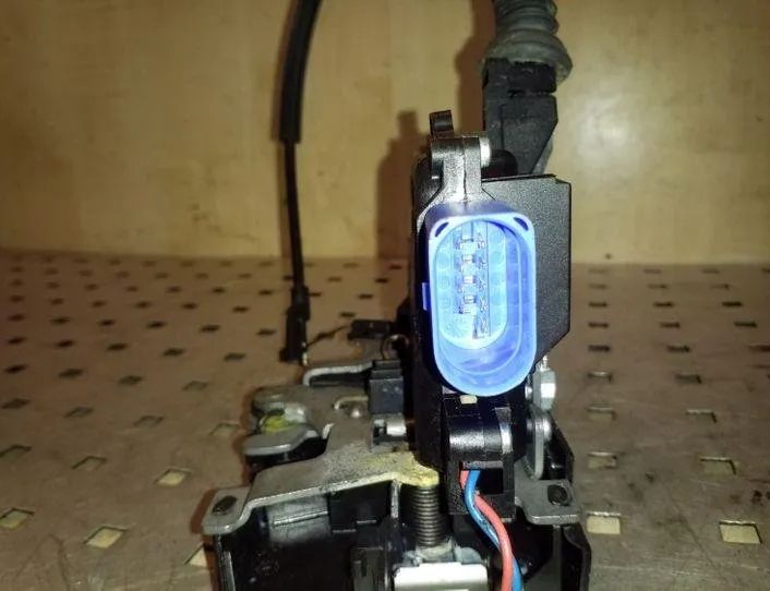 SKODA Octavia 2 generation (2004-2013) Front Left Door Lock 3D2837016S 26139022