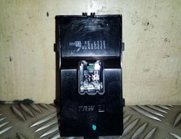 OPEL Astra J (2009-2020) Front Left Door Window Switch 13305978 26145598
