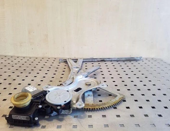 TOYOTA Corolla Verso 1 generation (2001-2009) Priekšējo kreiso durvju logu pacēlājs 997250103 26145817