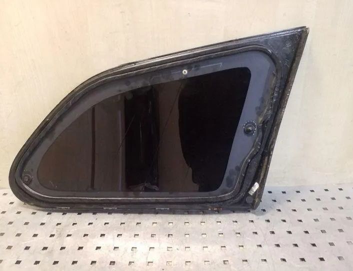 VOLVO XC60 1 generation (2008-2017) Aizmugurējais kreisais durvju stikls A048587,43R000470 26155117