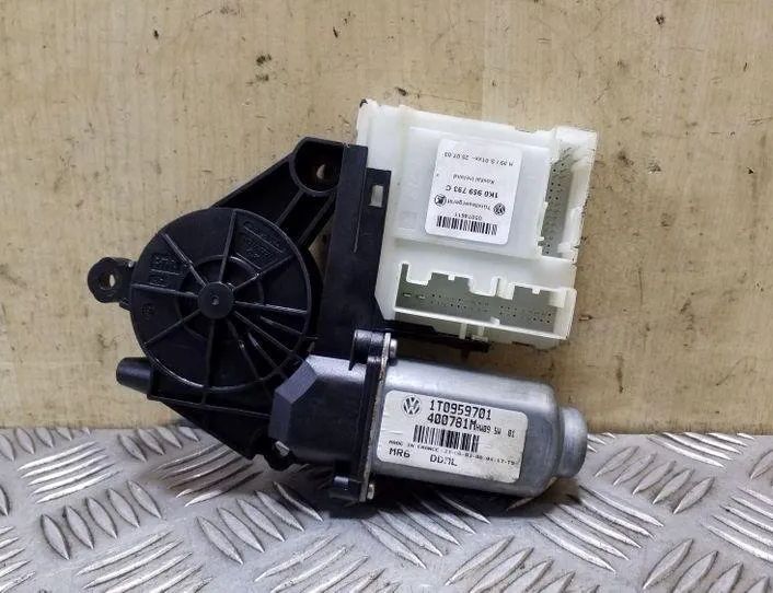 VOLKSWAGEN Touran 1 generation (2003-2015) Маторчик стеклоподъемника передней правой двери 1T0959701,1K0959793C 26155708
