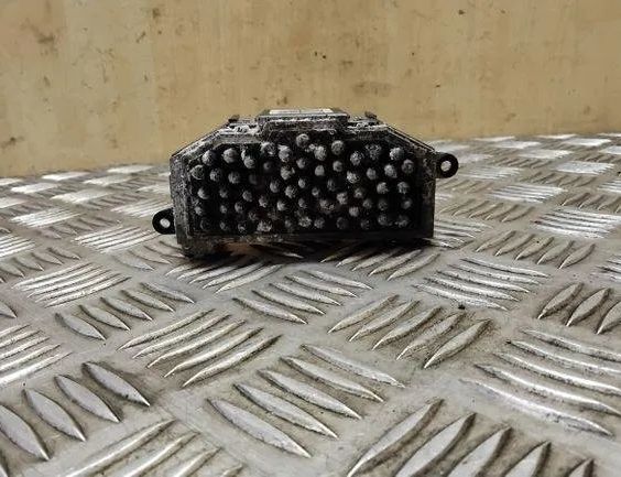 AUDI Q5 8R (2008-2017) Реле вентилятора печки салона 8K0820521B,CZ2468106933,F011021936 26161674