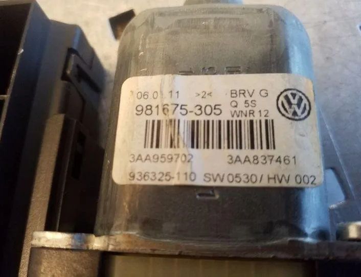 VOLKSWAGEN Passat B7 (2010-2015) Маторчик стеклоподъемника передней левой двери 3AA959702,3C0959792B 26166934