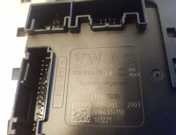 VOLKSWAGEN Passat B7 (2010-2015) Priekšējo labo durvju logu pacelšanas motorīts 3C0959793B,3AA959701 26166938