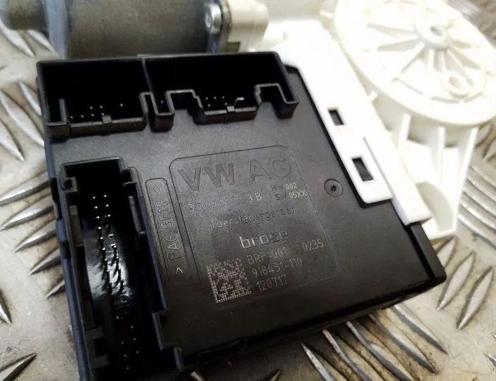 VOLKSWAGEN Golf 7 generation (2012-2024) Front Right Door Window Control Motor 1K5837402BD,3C0959793B,0130822229 26169701