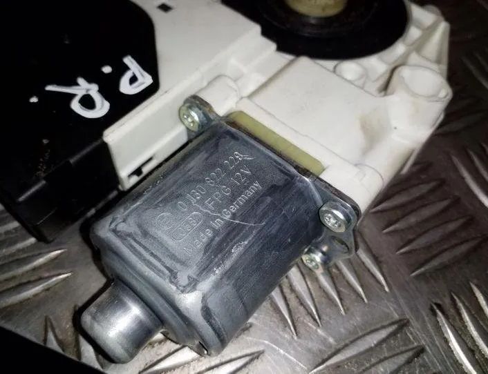 VOLKSWAGEN Golf 7 generation (2012-2024) Front Right Door Window Control Motor 1K5837402BD,3C0959793B,0130822229 26169701