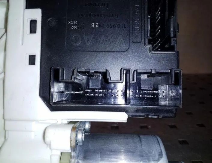 VOLKSWAGEN Golf 7 generation (2012-2024) Front Left Door Window Regulator Motor 0130822229,1K5837401BD 26169737