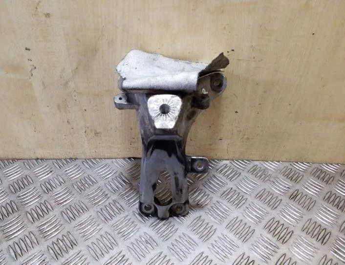 AUDI A6 C7/4G (2010-2020) Labais motora stiprinājums 4G0199308E,8K0199388BD 26171012