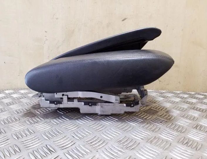 AUDI A8 D4/4H (2010-2018) Подлокотник 26171716