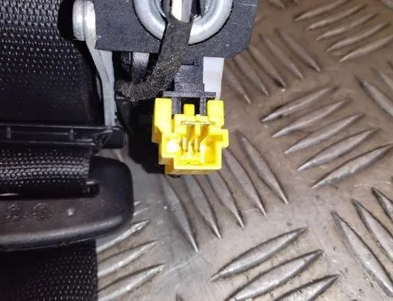 MERCEDES-BENZ E-Class W212/S212/C207/A207 (2009-2016) Rear Right Seatbelt A2128605485 26175375