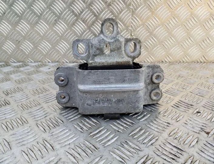 VOLKSWAGEN Passat CC 1 generation (2008-2017) Pārnesumkārbas stiprinājums 3C0199555 26176074