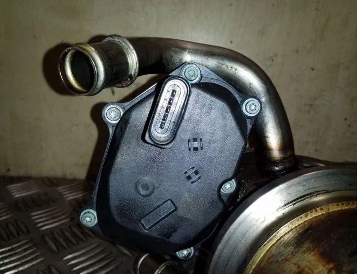 VOLKSWAGEN Passat Variant 1 generation (2010-2024) EGR dzesētājs 04L131512D,Y2392011,04L131501C 26178324