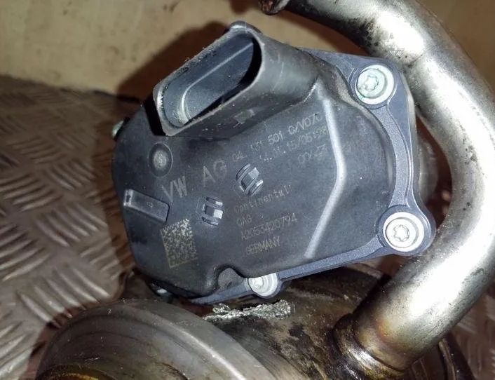 VOLKSWAGEN Passat Variant 1 generation (2010-2024) EGR dzesētājs 04L131512D,Y2392011,04L131501C 26178324