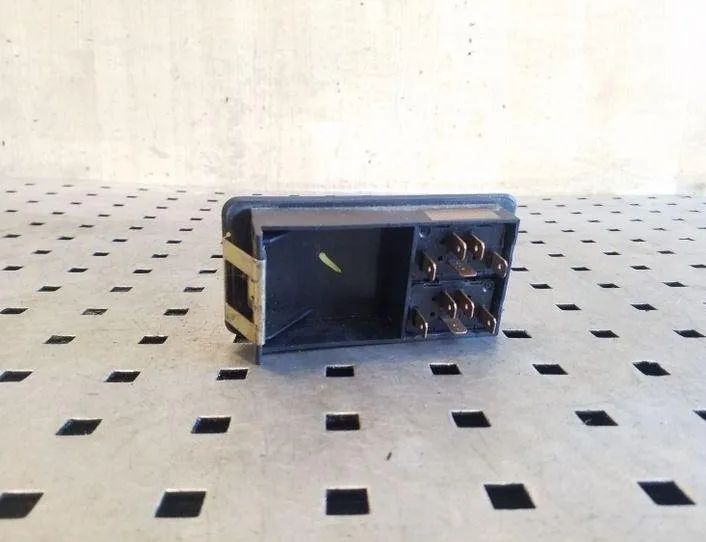 AUDI A6 C4/4A (1994-1997) Rear Left Door Window Control Switches 4A0959515C,4A0959521A 26190761