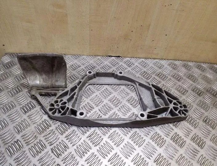 AUDI A5 8T (2007-2016) Aizmugurējā reduktora kronšteins 8K0599287G 26194902