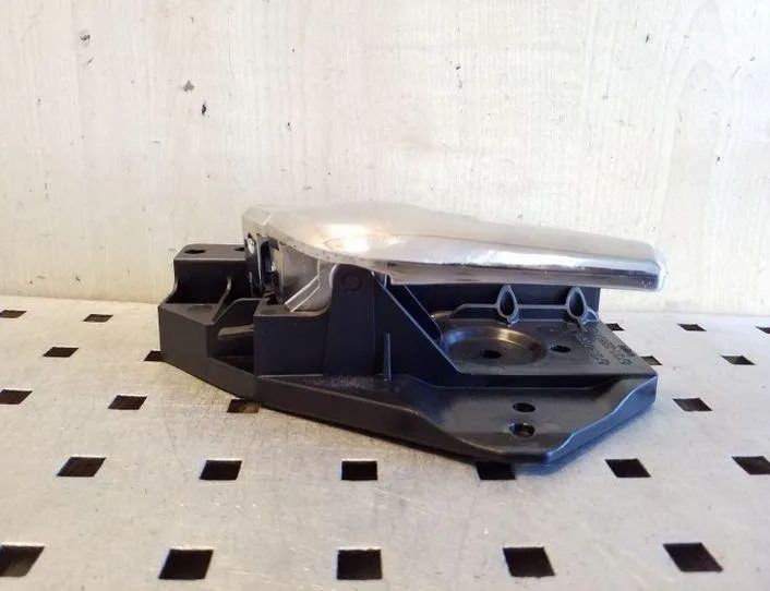 JAGUAR XF 1 generation (2011-2016) Kreisais aizmugurējais iekšējais atvēršanas rokturis 8X2322601AE,8X2322601BE 26201845