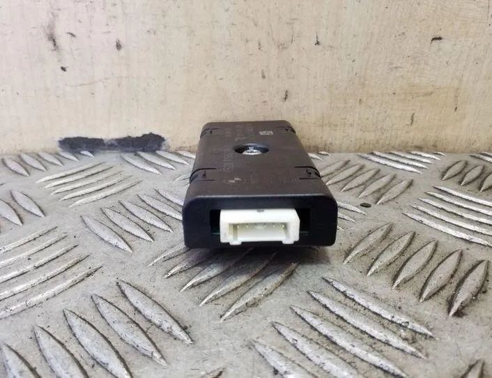 BMW 5 Series Gran Turismo F07 (2010-2017) Антенный модуль 6520915879604 26203408