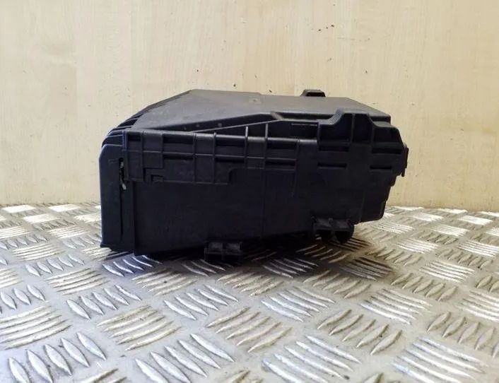 AUDI TT 8J (2006-2014) Блок предохранителей 8J0937124,1K0937132F 26206196