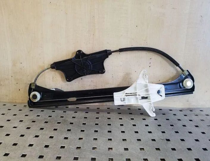 VOLKSWAGEN Passat Variant 1 generation (2010-2024) Aizmugurējo labo durvju logu pacēlājs 3G9839462A 26209036