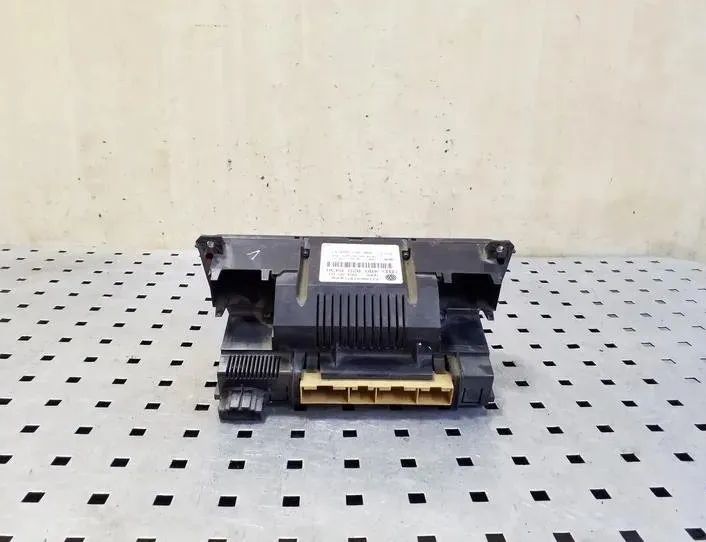 AUDI A6 C5/4B (1997-2004) Other Control Units 4B0820043H 26220631