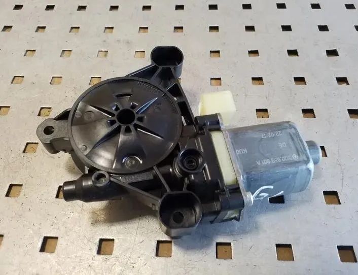 SKODA Superb 3 generation (2015-2023) Aizmugurējo labo durvju loga vadības motorīts E850202097 26226758