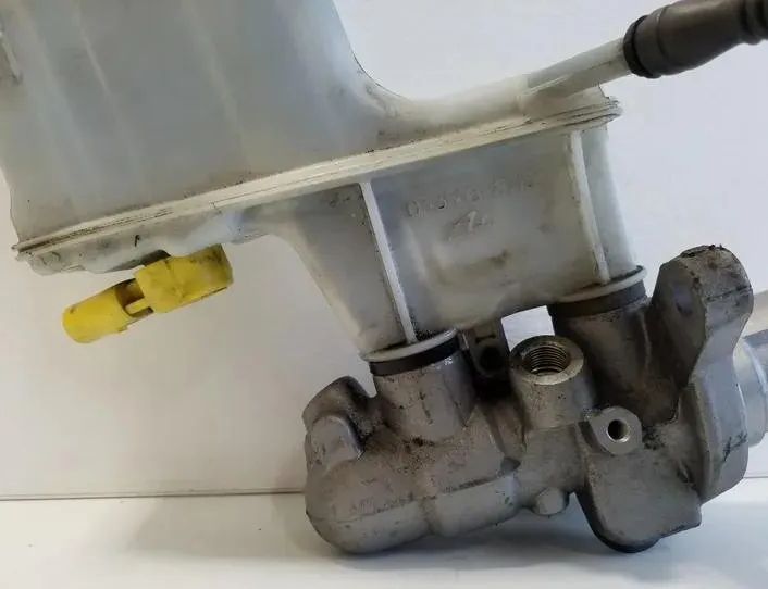 SKODA Superb 3 generation (2015-2023) Рабочий тормозной цилиндр 5Q2611301H 26227035