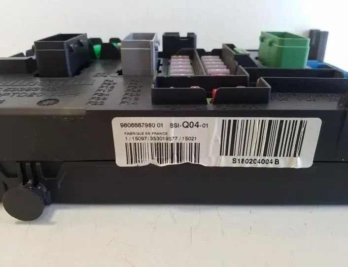 CITROËN C4 Picasso 2 generation (2013-2018) Fuse box 9806687980,A2C53383165 26238981