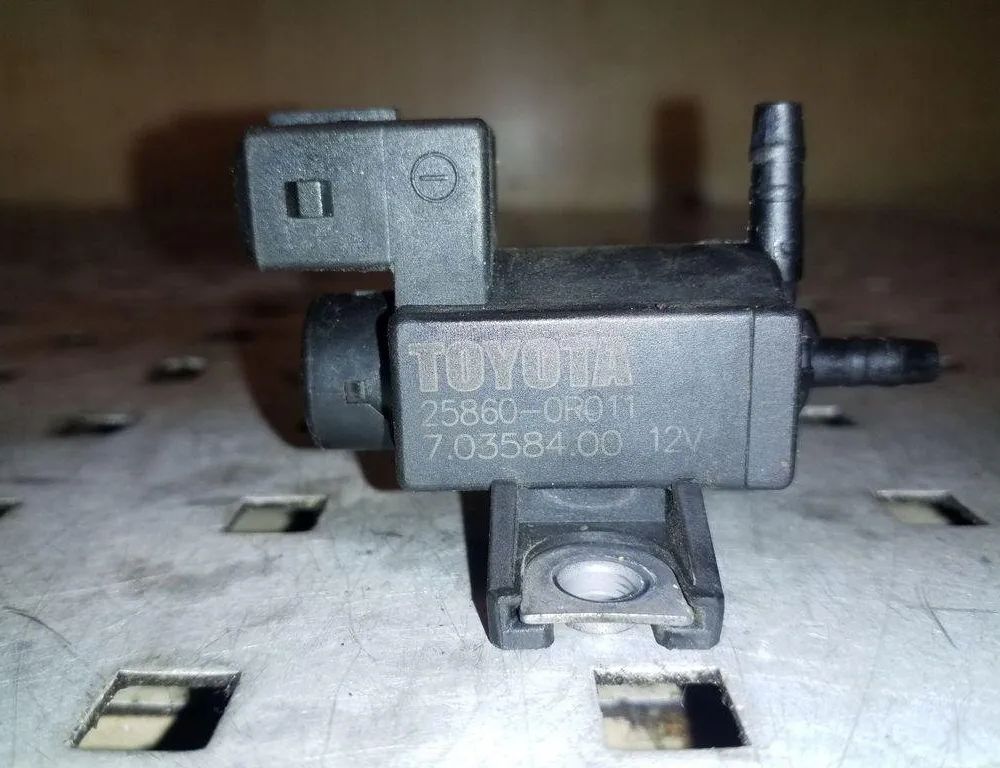 TOYOTA Avensis 3 generation (2009-2020) Vakuuma vārsts 258600R011 32152665