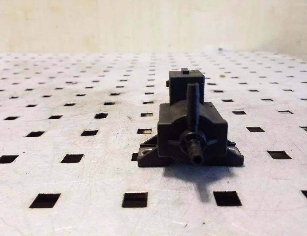 TOYOTA Avensis 3 generation (2009-2020) Vakuuma vārsts 258600R011 32152665