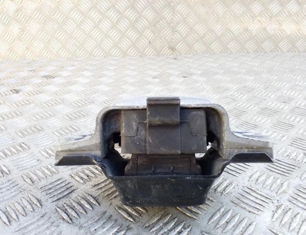 VOLKSWAGEN Passat B7 (2010-2015) Pārnesumkārbas stiprinājums 3C0199555 32156695