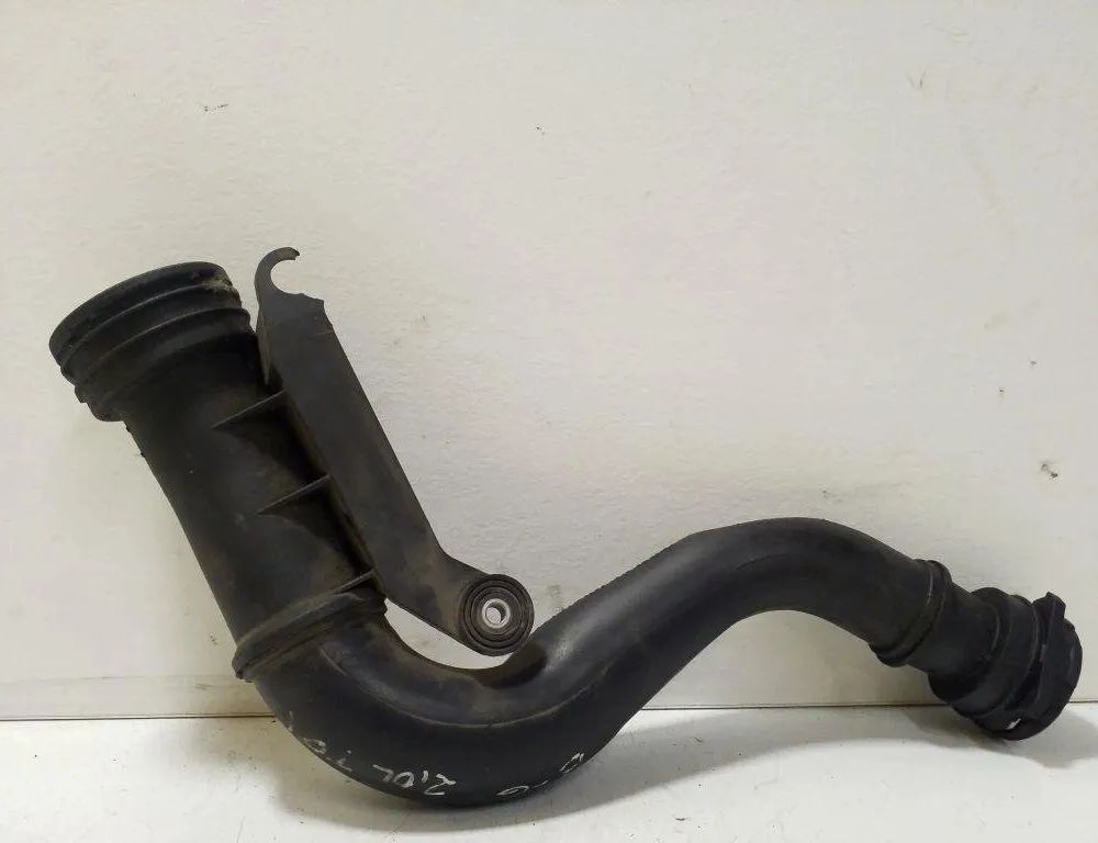 VOLKSWAGEN Passat B7 (2010-2015) шланг радиатора интеркулера 1K0145762 32156889