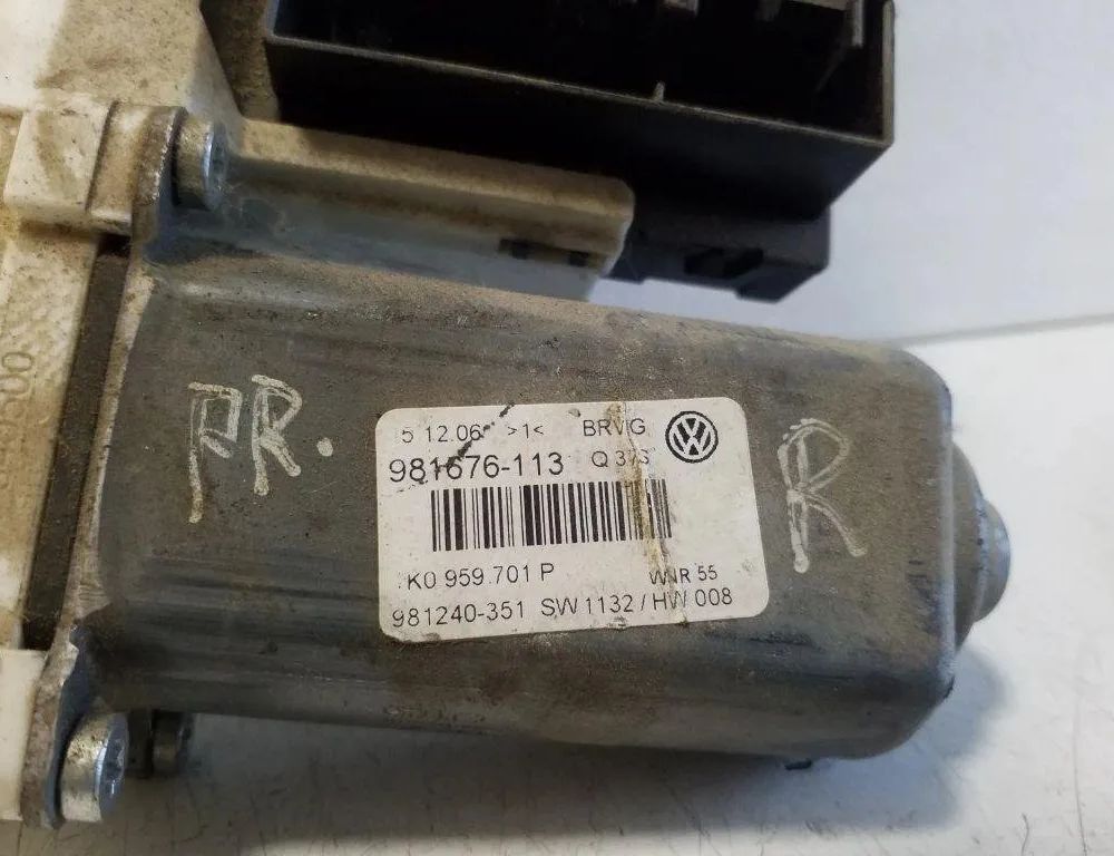 VOLKSWAGEN Passat B7 (2010-2015) Priekšējo kreiso durvju logu pacēlāja motorīts 1K0959793L,F005S00294,1K0959701P 32157719